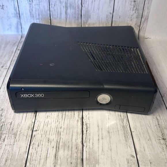 XBox 360 4GB Kinect Console in Original Box TESTED!! NEEDS CLEANED - Picture 4 of 16